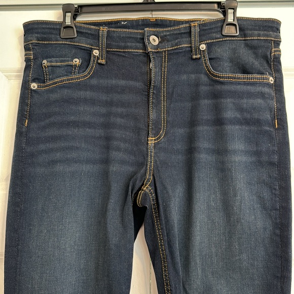 NWT RAG & BONE Dark Wash MID  Size 33 Skinny Leg - Picture 3 of 8